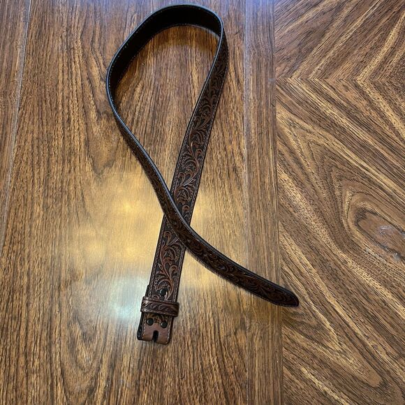 Ariat Tooled Genuine Leather Mens Belt Size Medium No Buckle Vtg - Picture 1 of 8